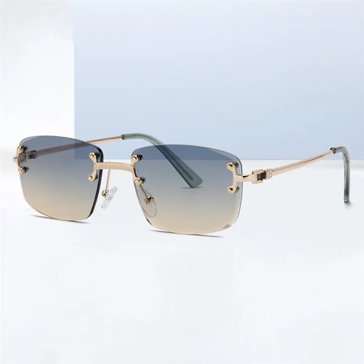 Neliönmuotoiset reunattomat metalliset aurinkolasit